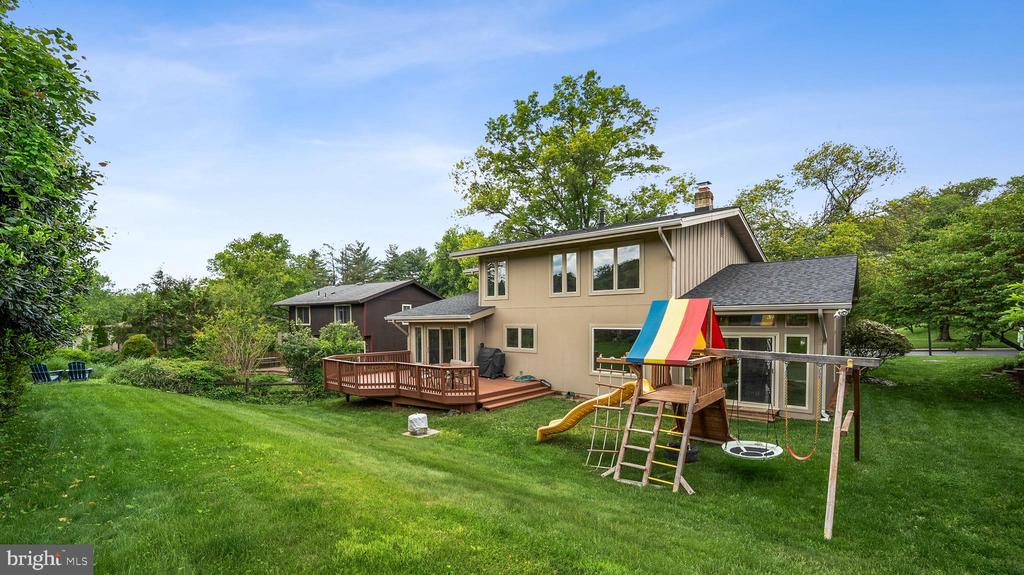11121 BROAD GREEN DRIVE