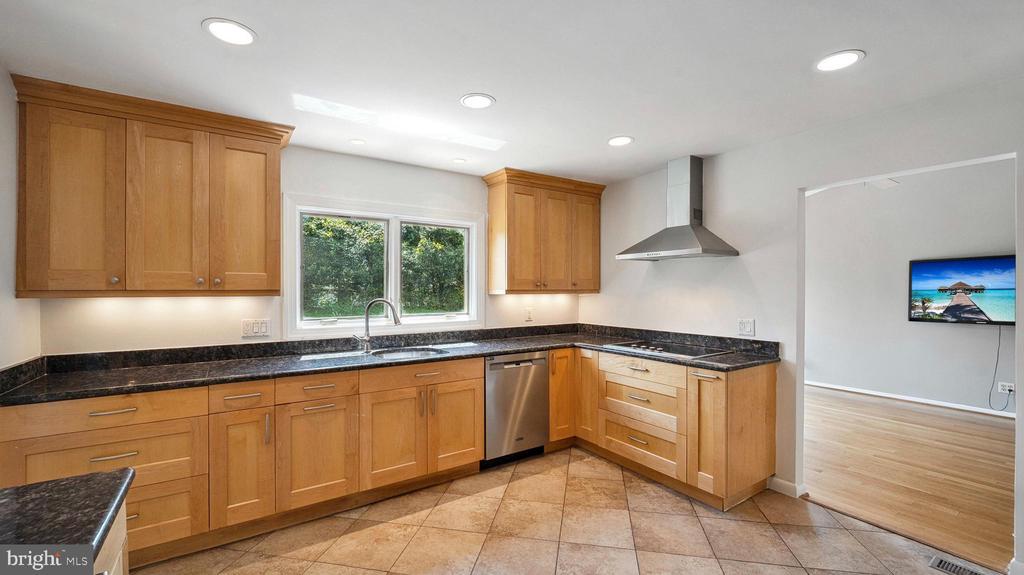11121 BROAD GREEN DRIVE