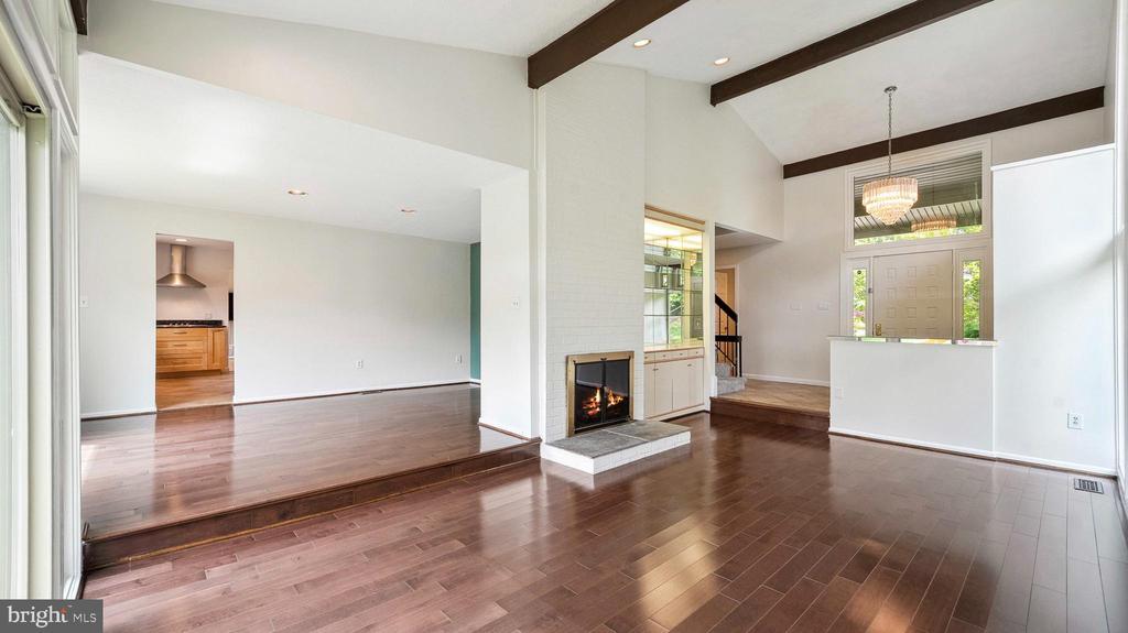 11121 BROAD GREEN DRIVE