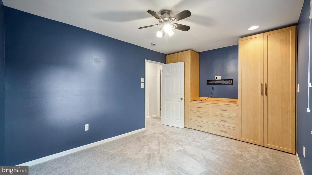11121 BROAD GREEN DRIVE