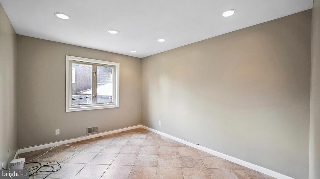 11121 BROAD GREEN DRIVE