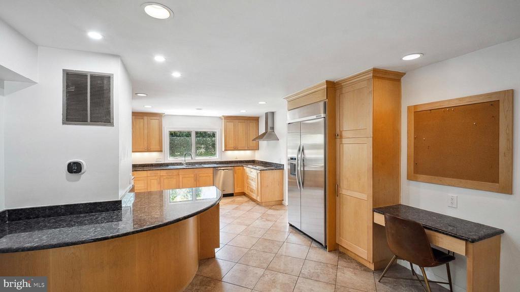 11121 BROAD GREEN DRIVE