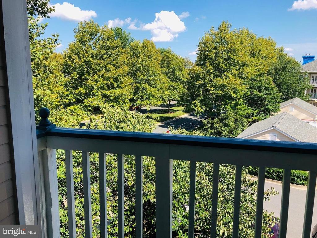 406 KENTLANDS BOULEVARD 303