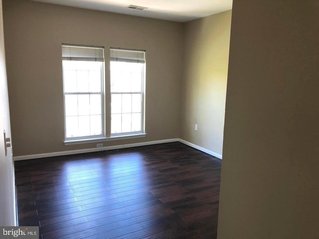 406 KENTLANDS BOULEVARD 303