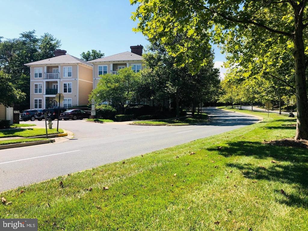406 KENTLANDS BOULEVARD 303