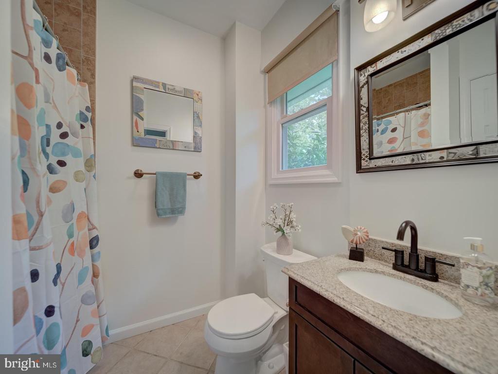 3400 COLONIAL COURT