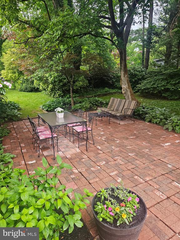 3400 COLONIAL COURT