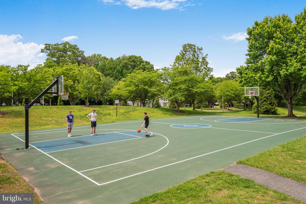 5 HANCOCK BRIDGE COURT