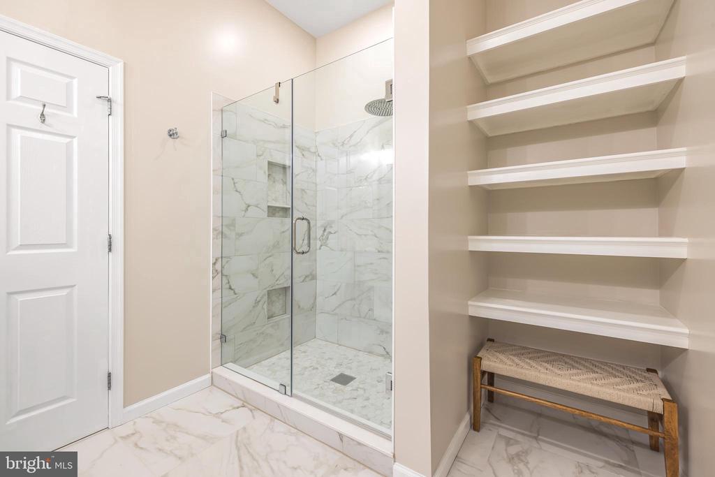 23 ARCH PLACE 475