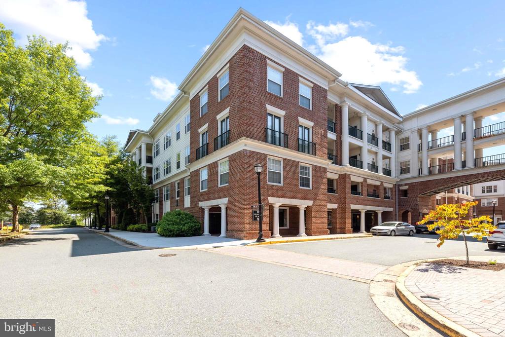23 ARCH PLACE 475