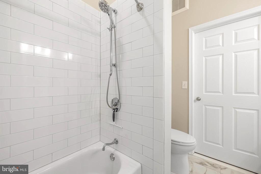 23 ARCH PLACE 475