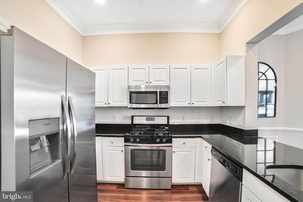 23 ARCH PLACE 475