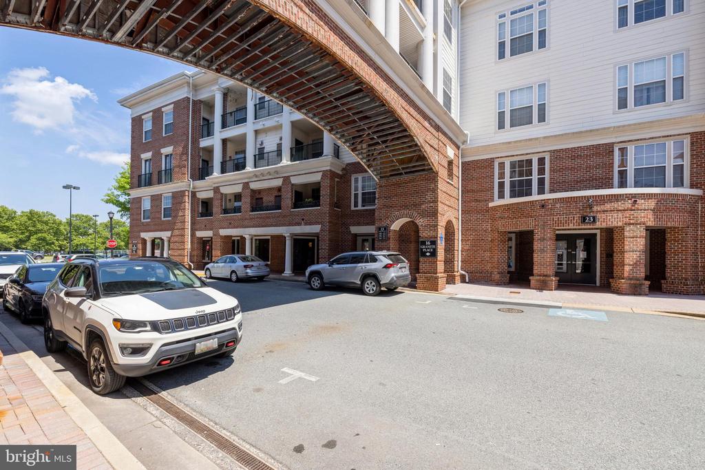 23 ARCH PLACE 475