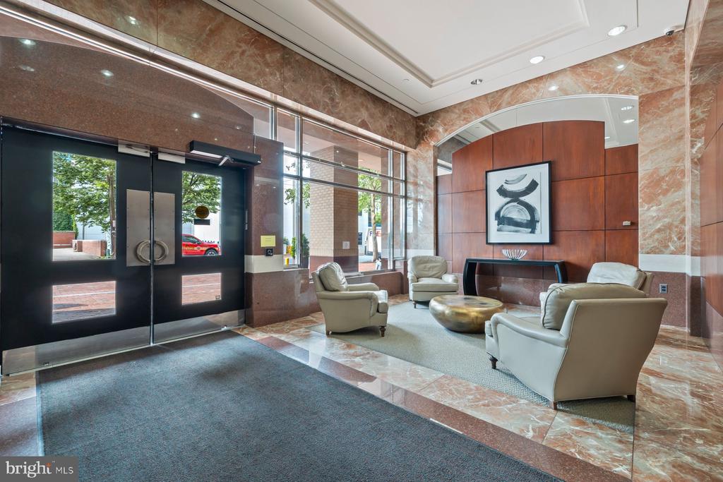 4801 FAIRMONT AVENUE 804