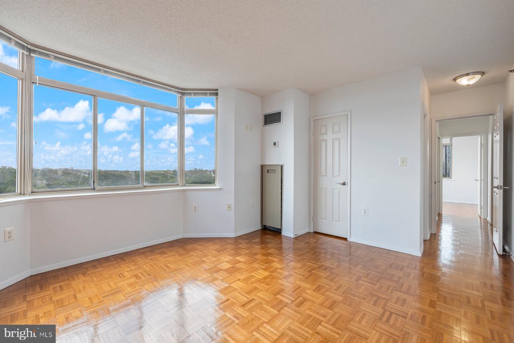 4801 FAIRMONT AVENUE 804