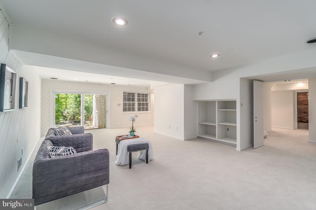11208 TARA ROAD