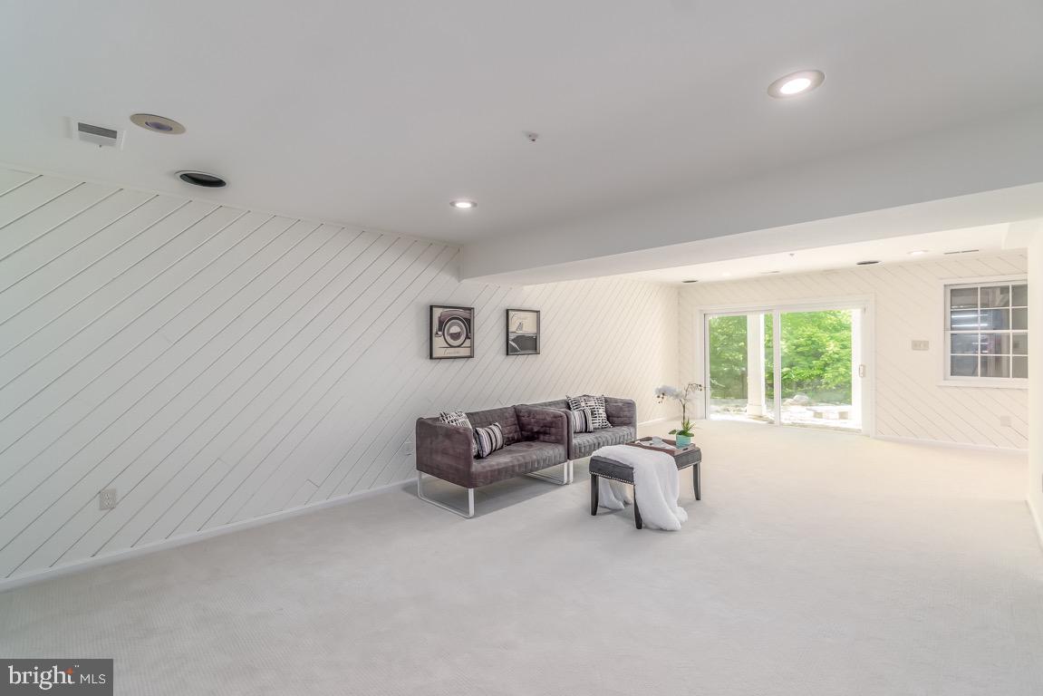 11208 TARA ROAD