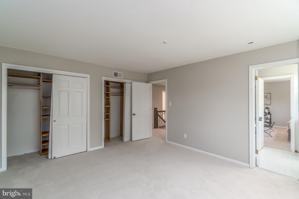 11208 TARA ROAD