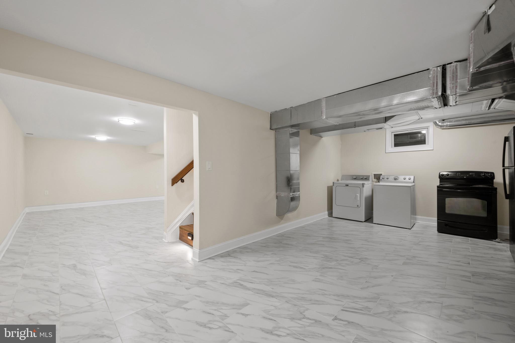 18624 QUEEN ELIZABETH DRIVE