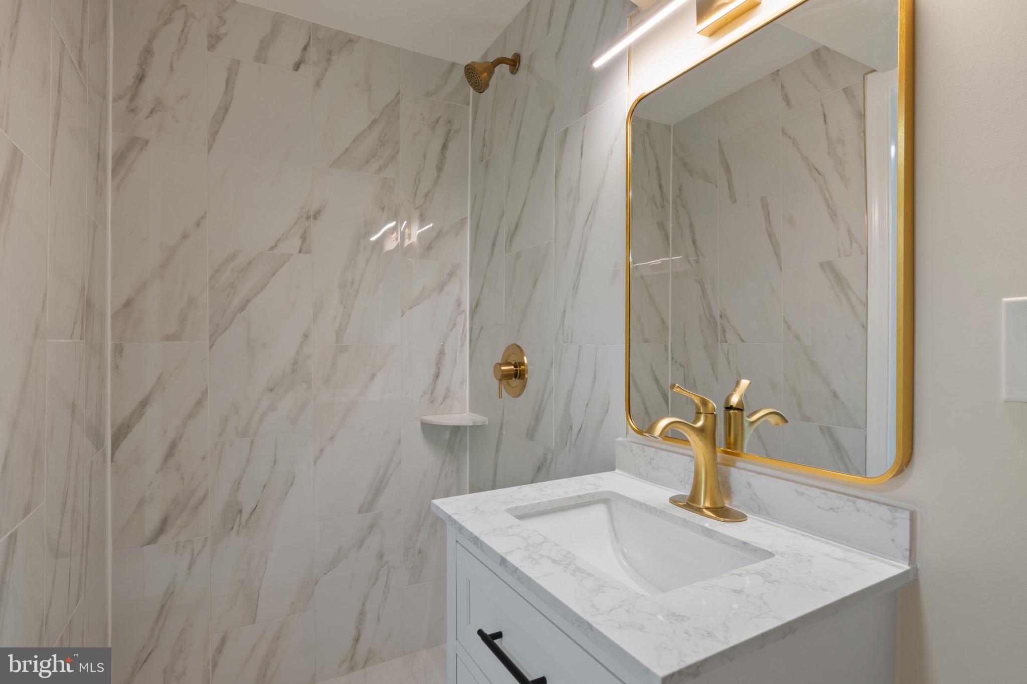 18624 QUEEN ELIZABETH DRIVE