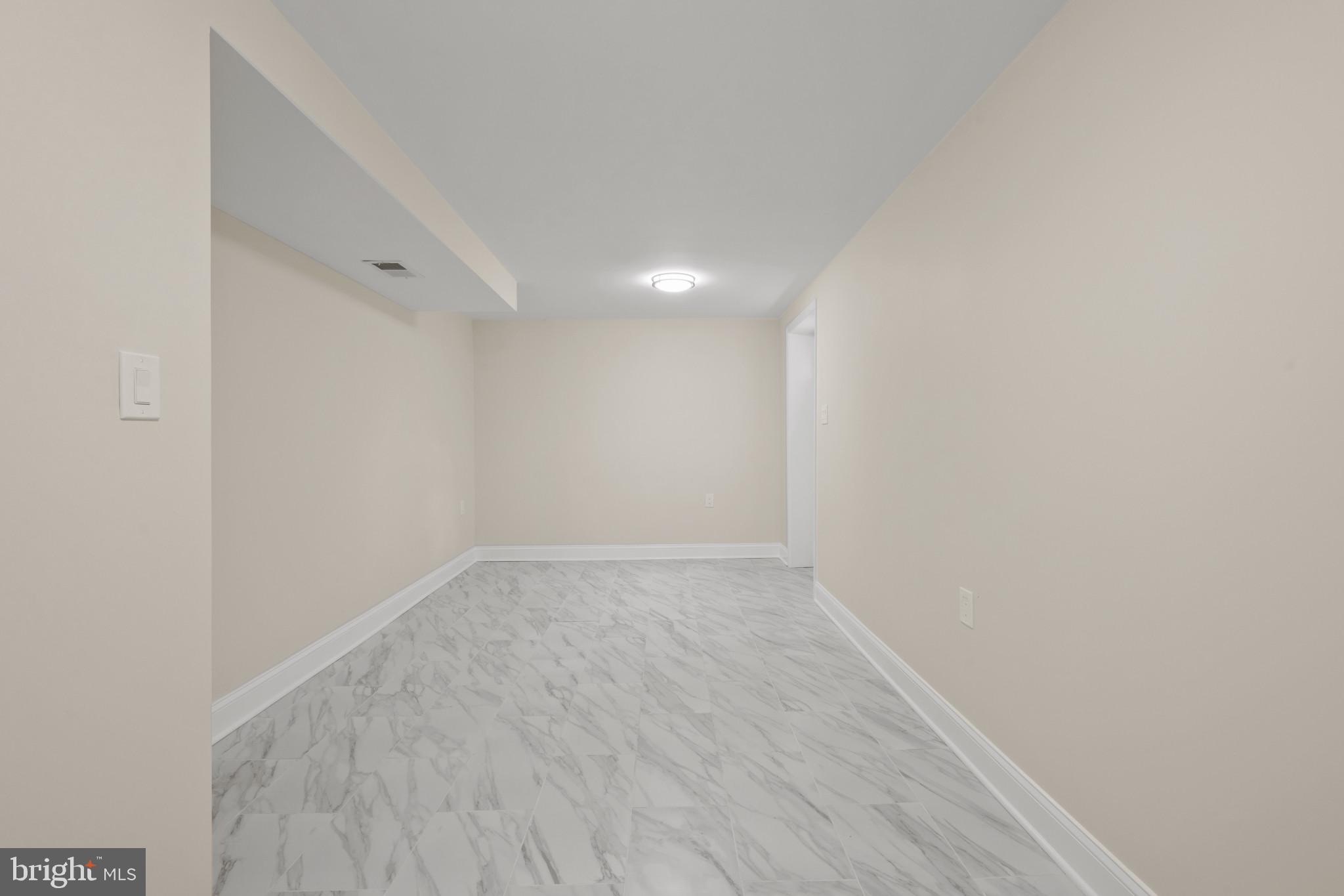 18624 QUEEN ELIZABETH DRIVE