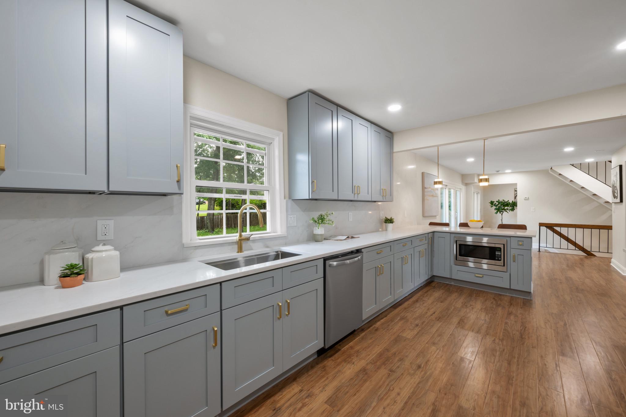 18624 QUEEN ELIZABETH DRIVE