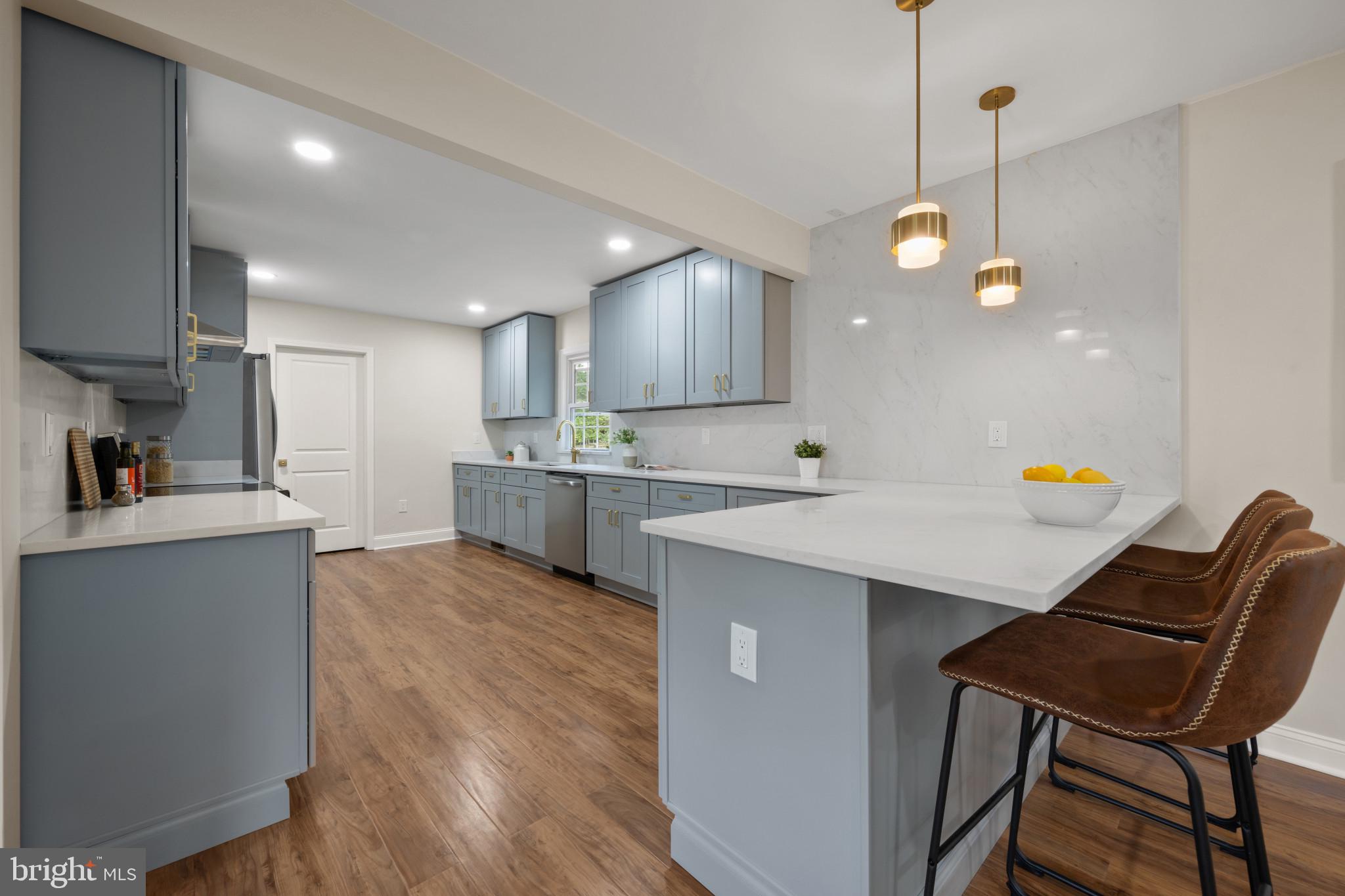 18624 QUEEN ELIZABETH DRIVE