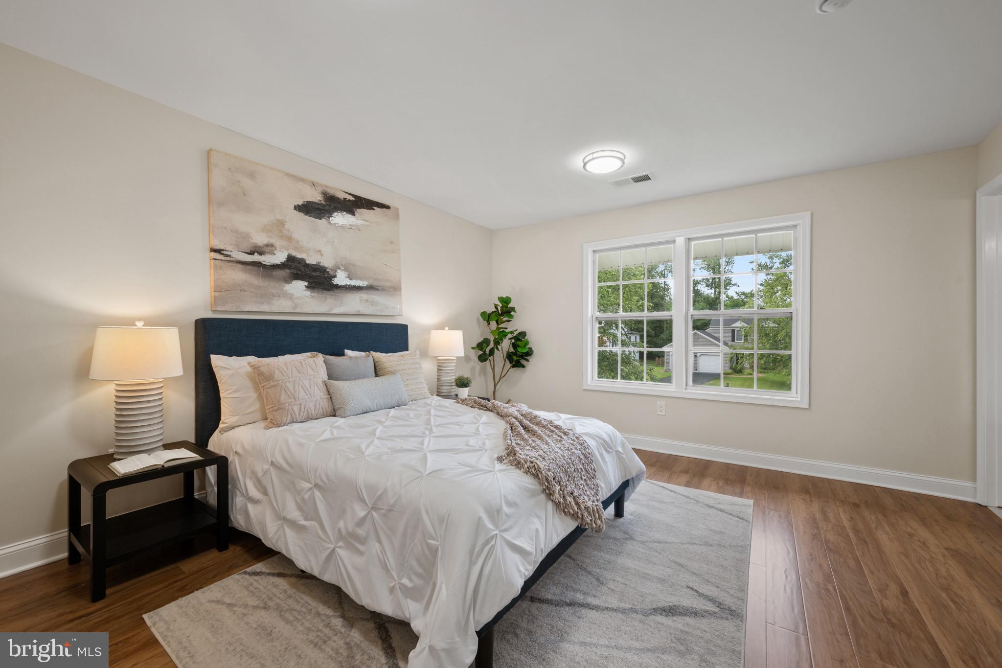 18624 QUEEN ELIZABETH DRIVE