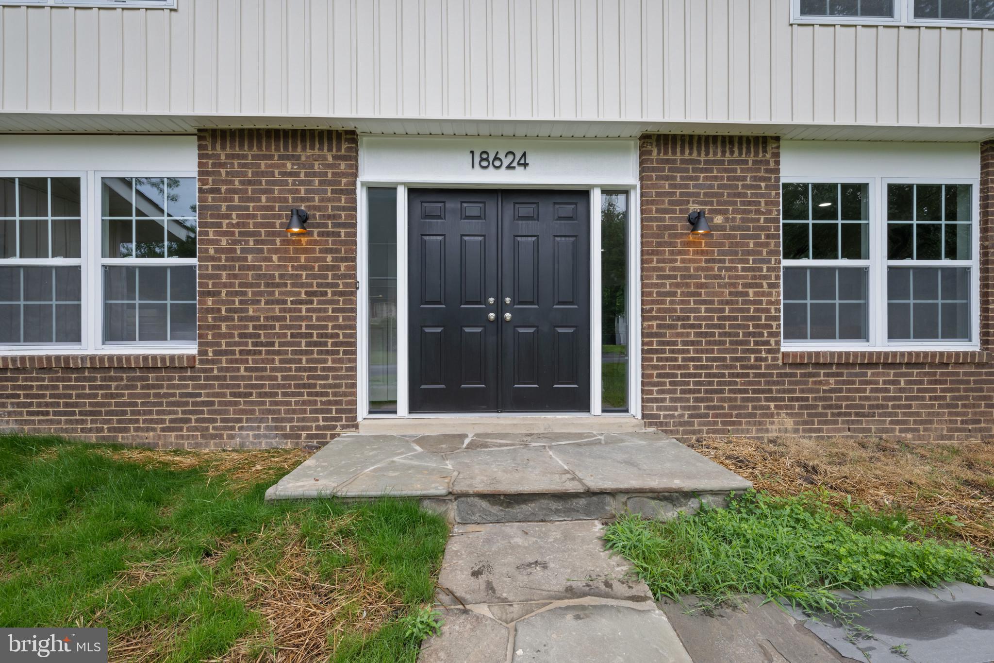 18624 QUEEN ELIZABETH DRIVE