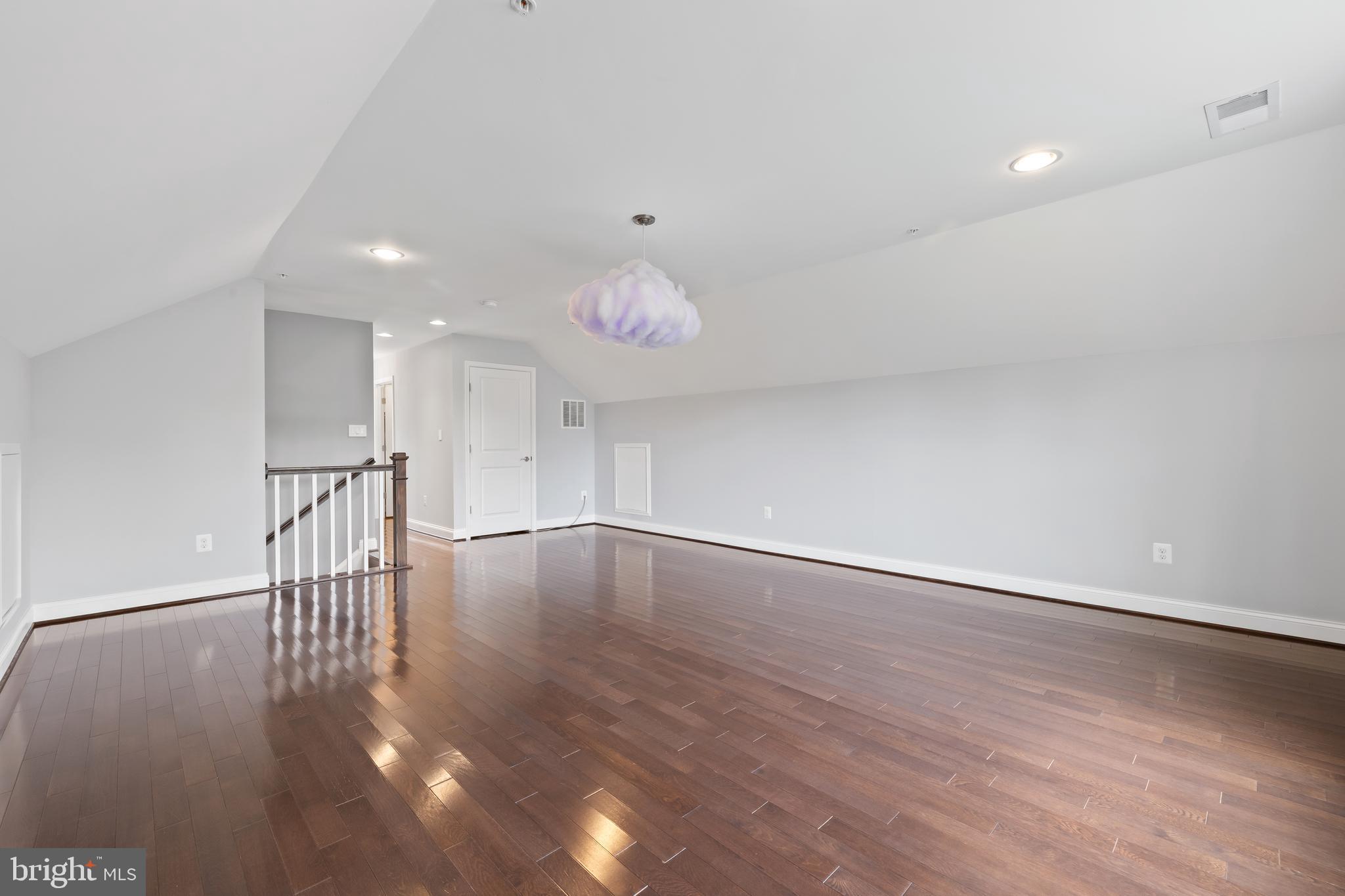 3722 LAWRENCE AVENUE