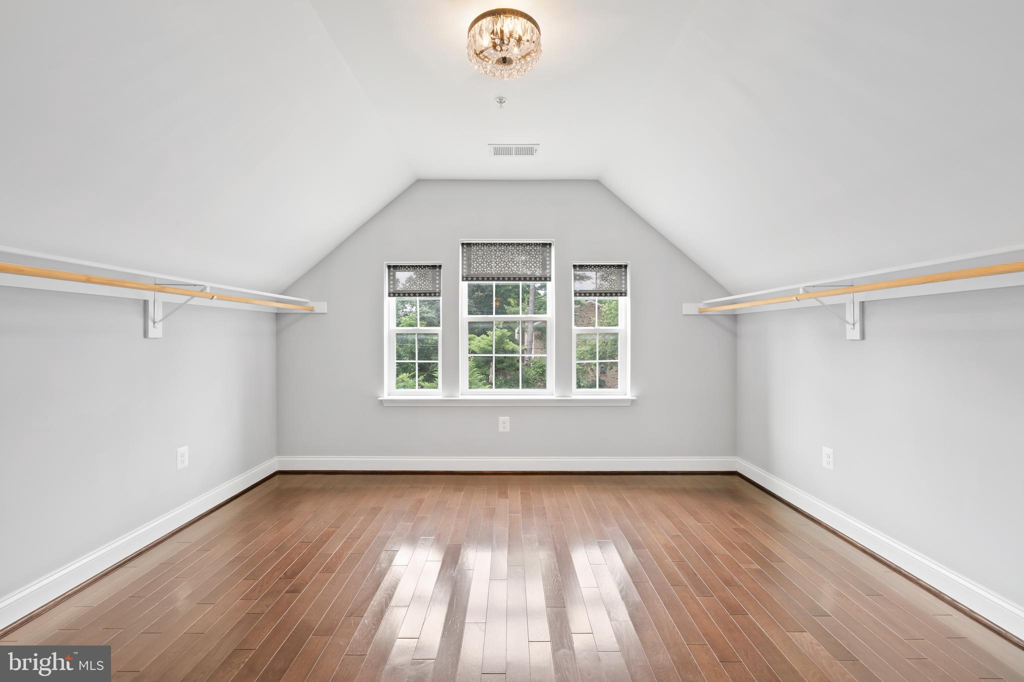 3722 LAWRENCE AVENUE