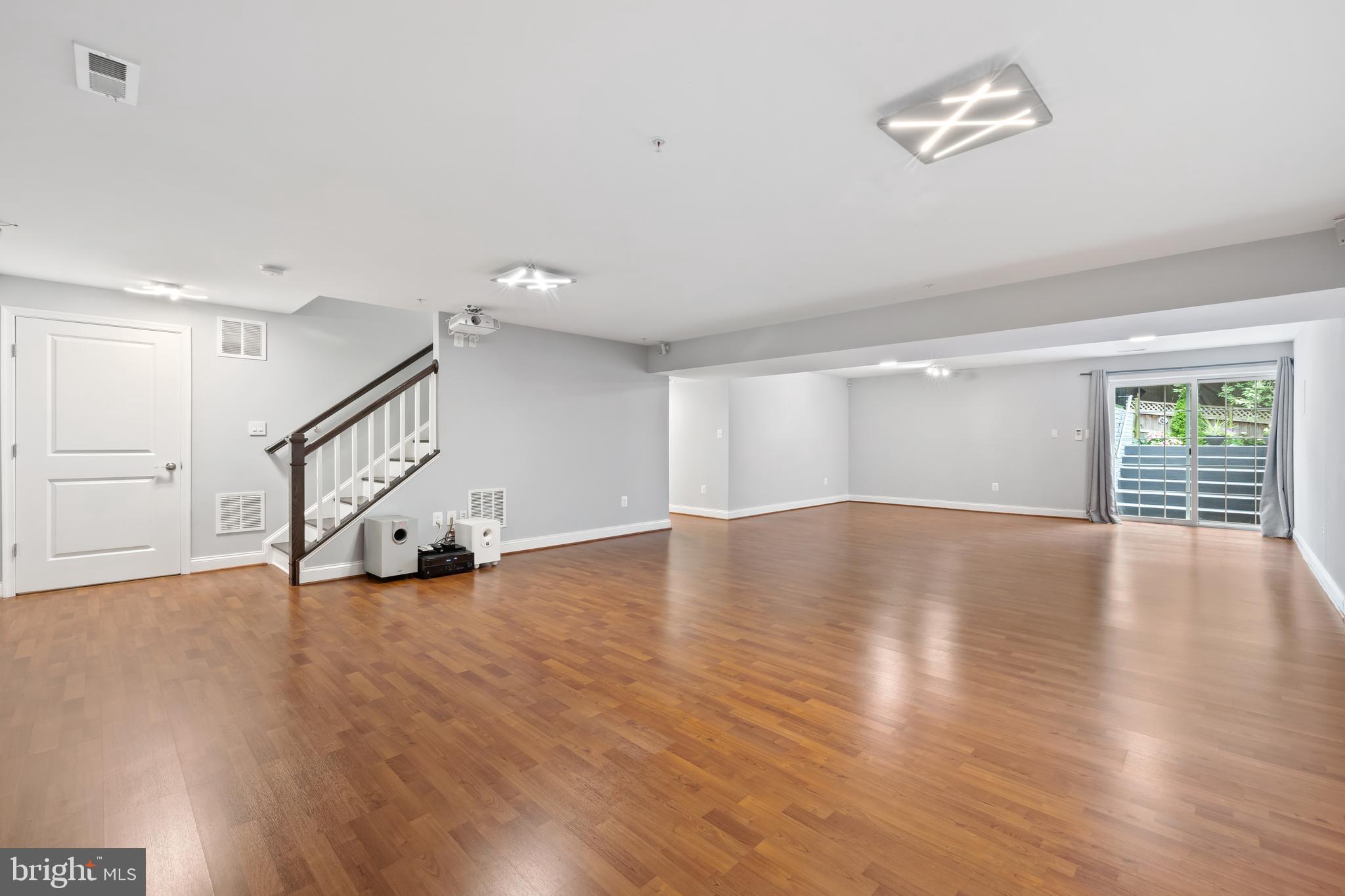 3722 LAWRENCE AVENUE