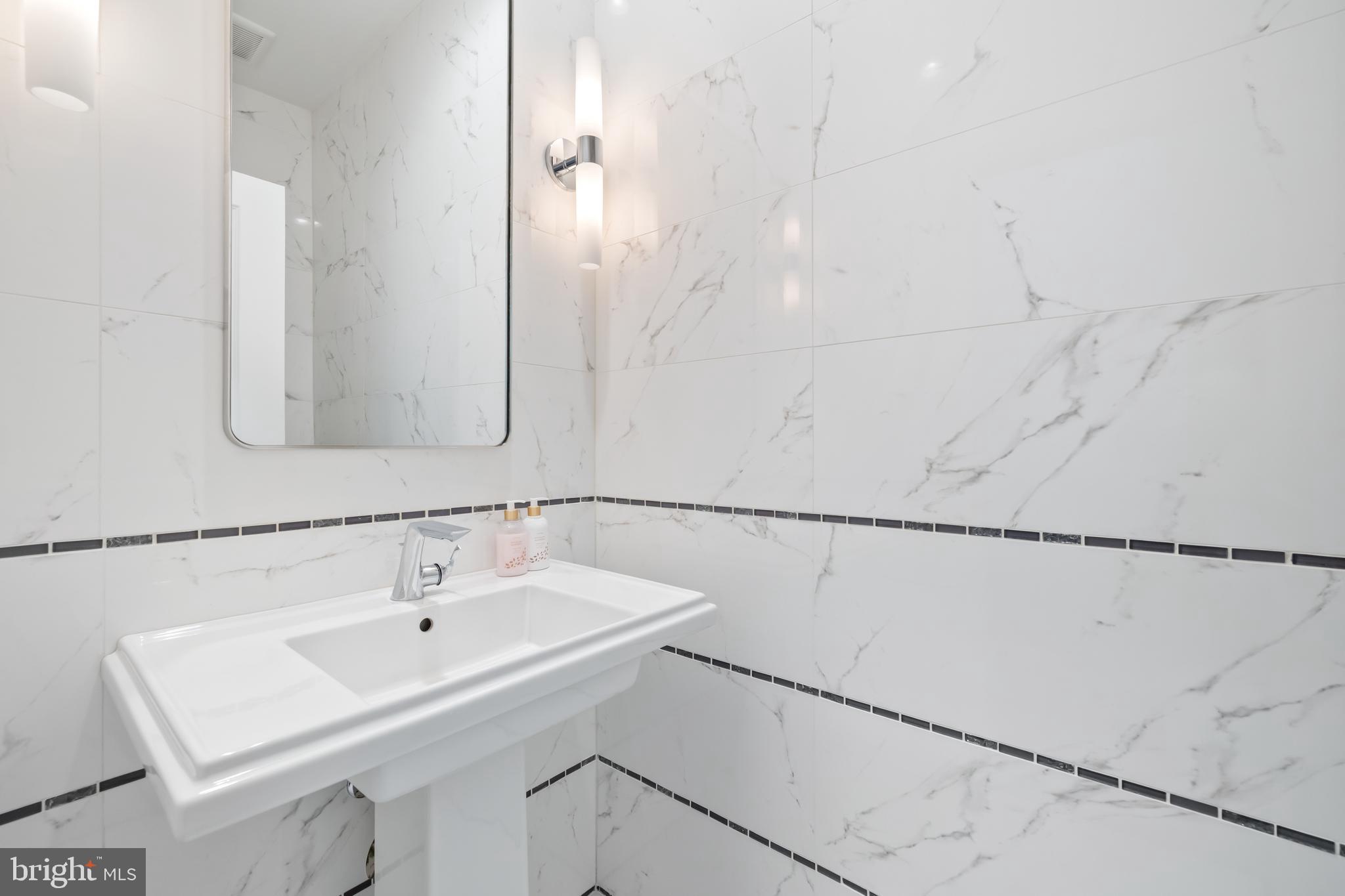 3722 LAWRENCE AVENUE