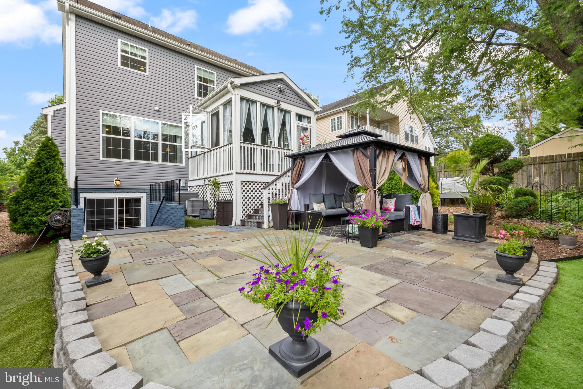 3722 LAWRENCE AVENUE