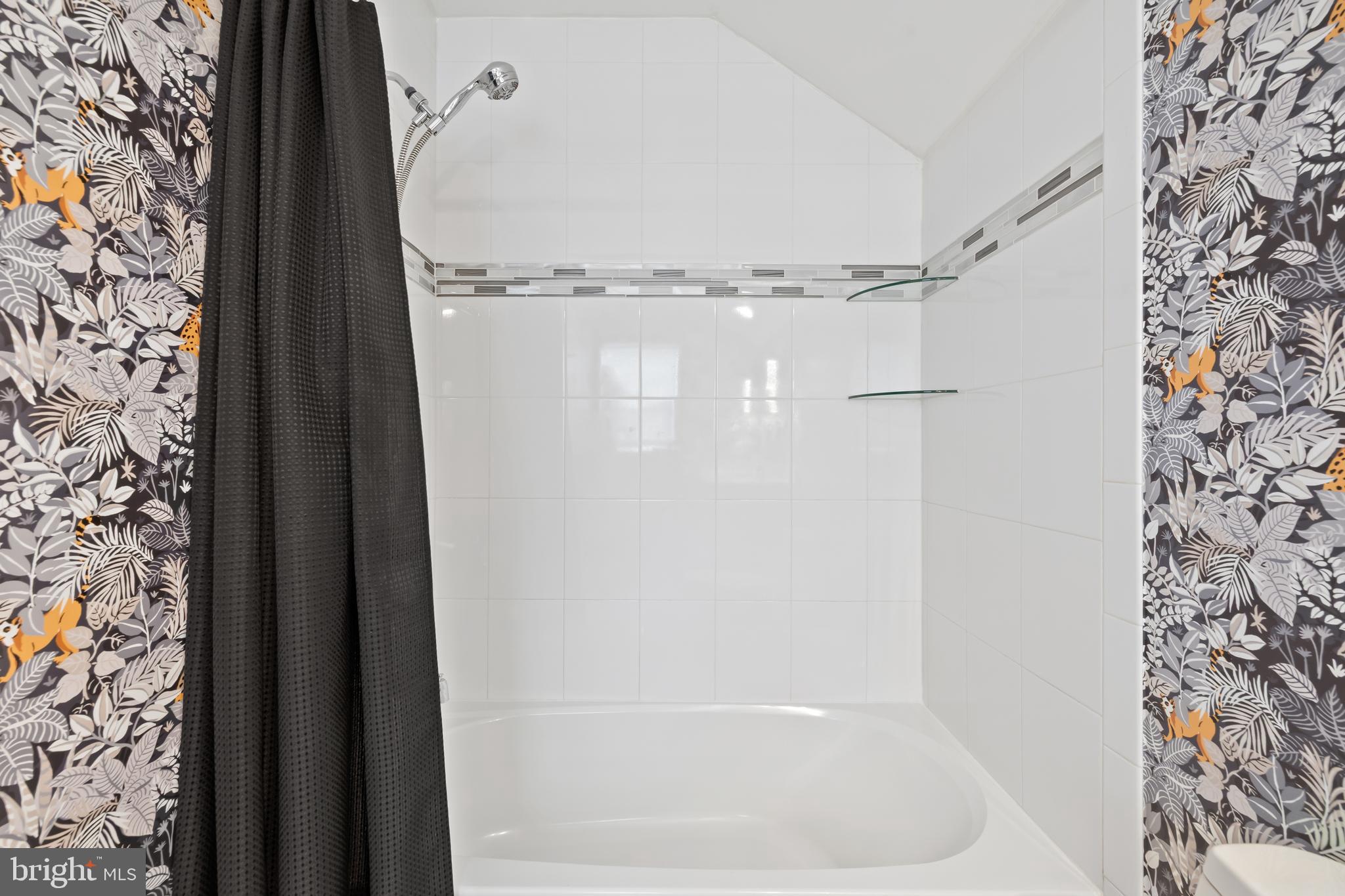 3722 LAWRENCE AVENUE