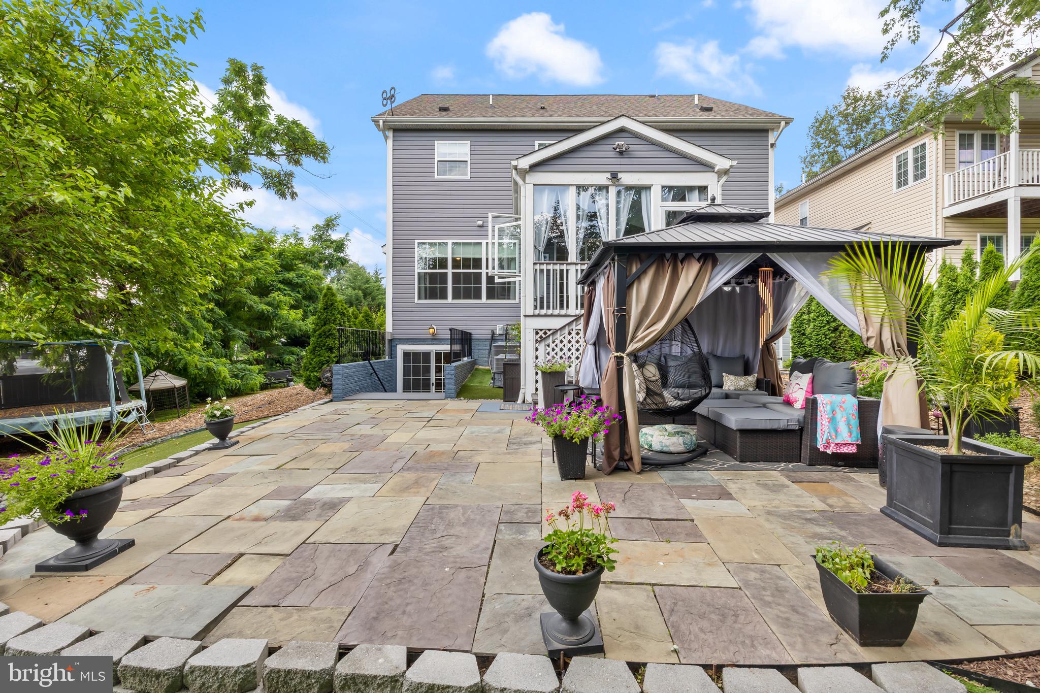 3722 LAWRENCE AVENUE