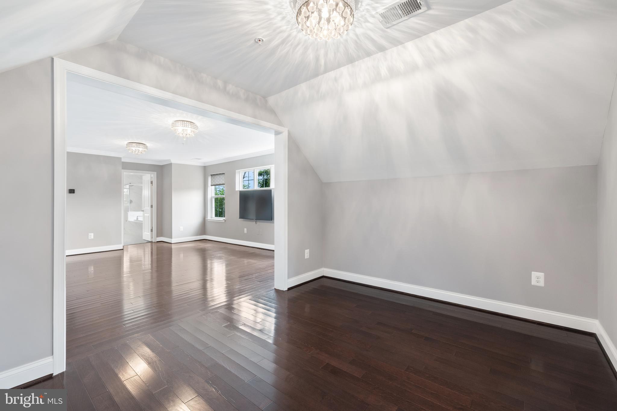 3722 LAWRENCE AVENUE