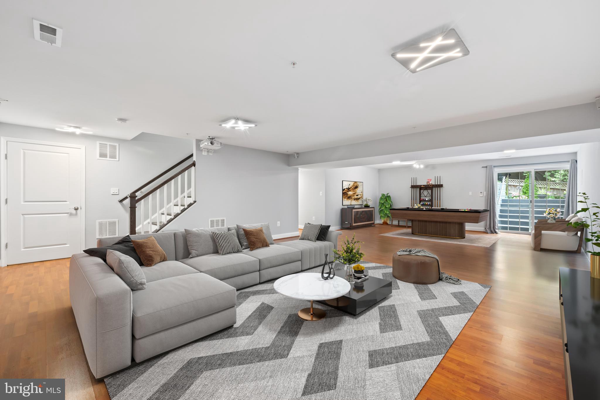 3722 LAWRENCE AVENUE