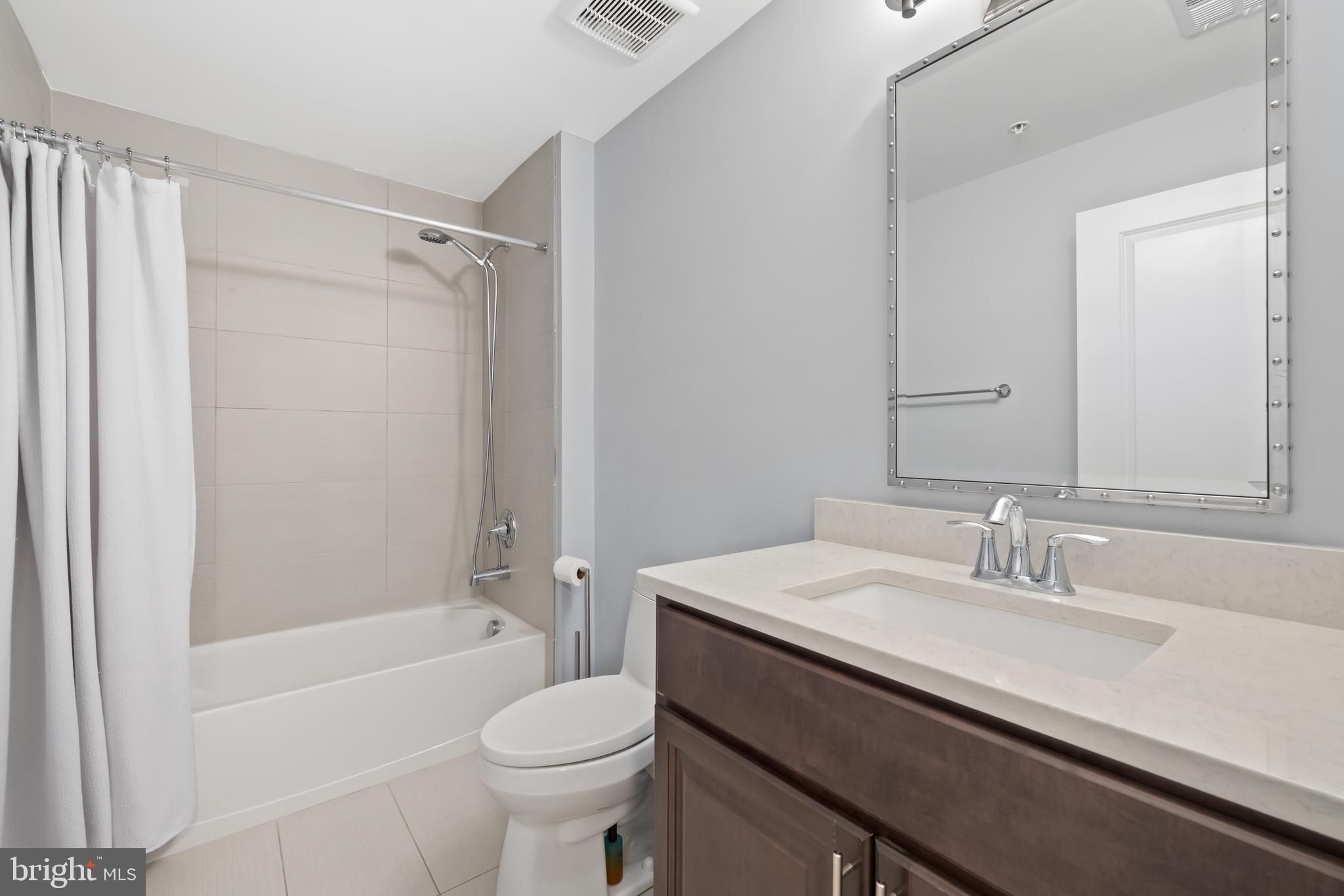 3722 LAWRENCE AVENUE