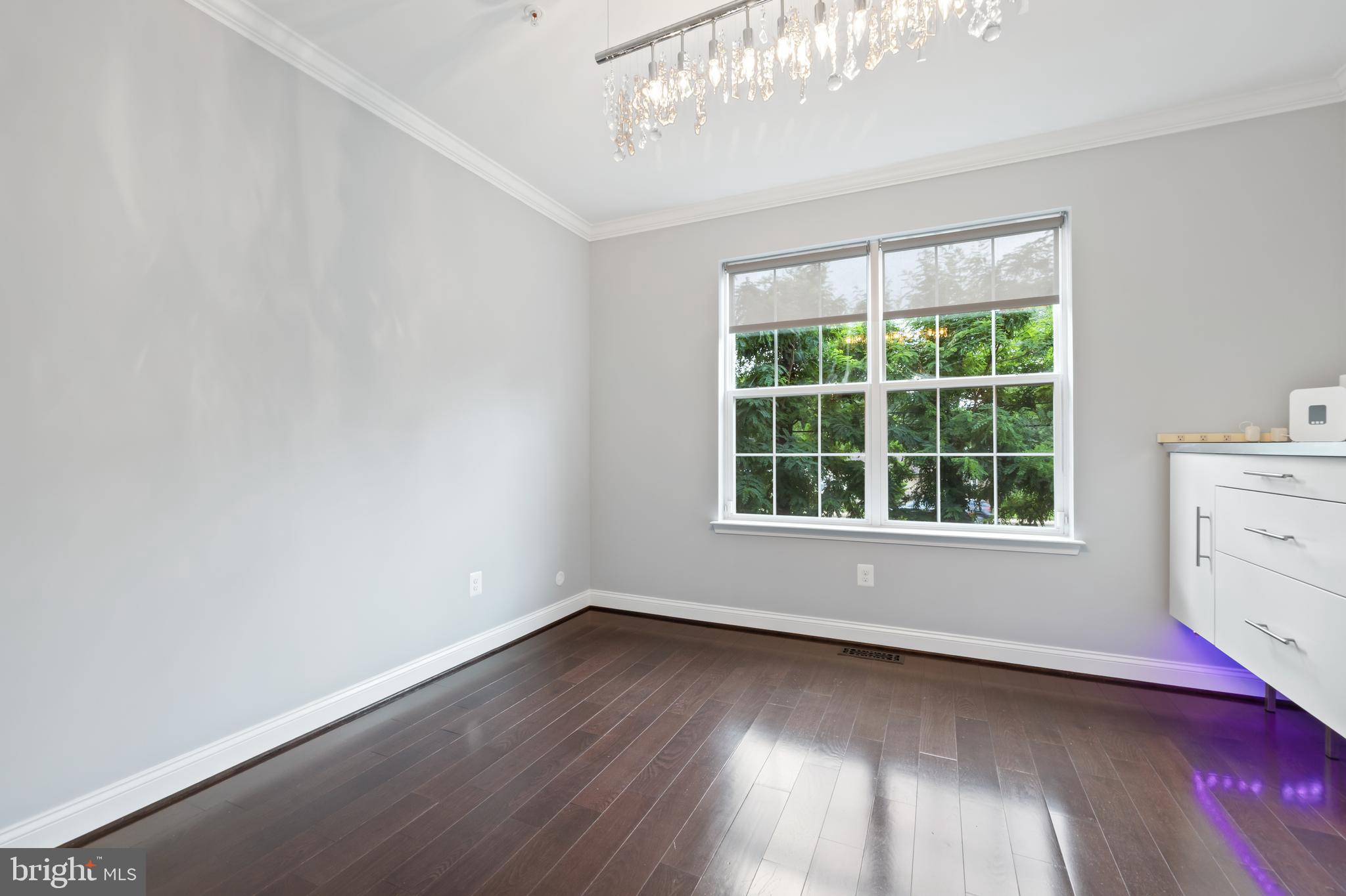 3722 LAWRENCE AVENUE