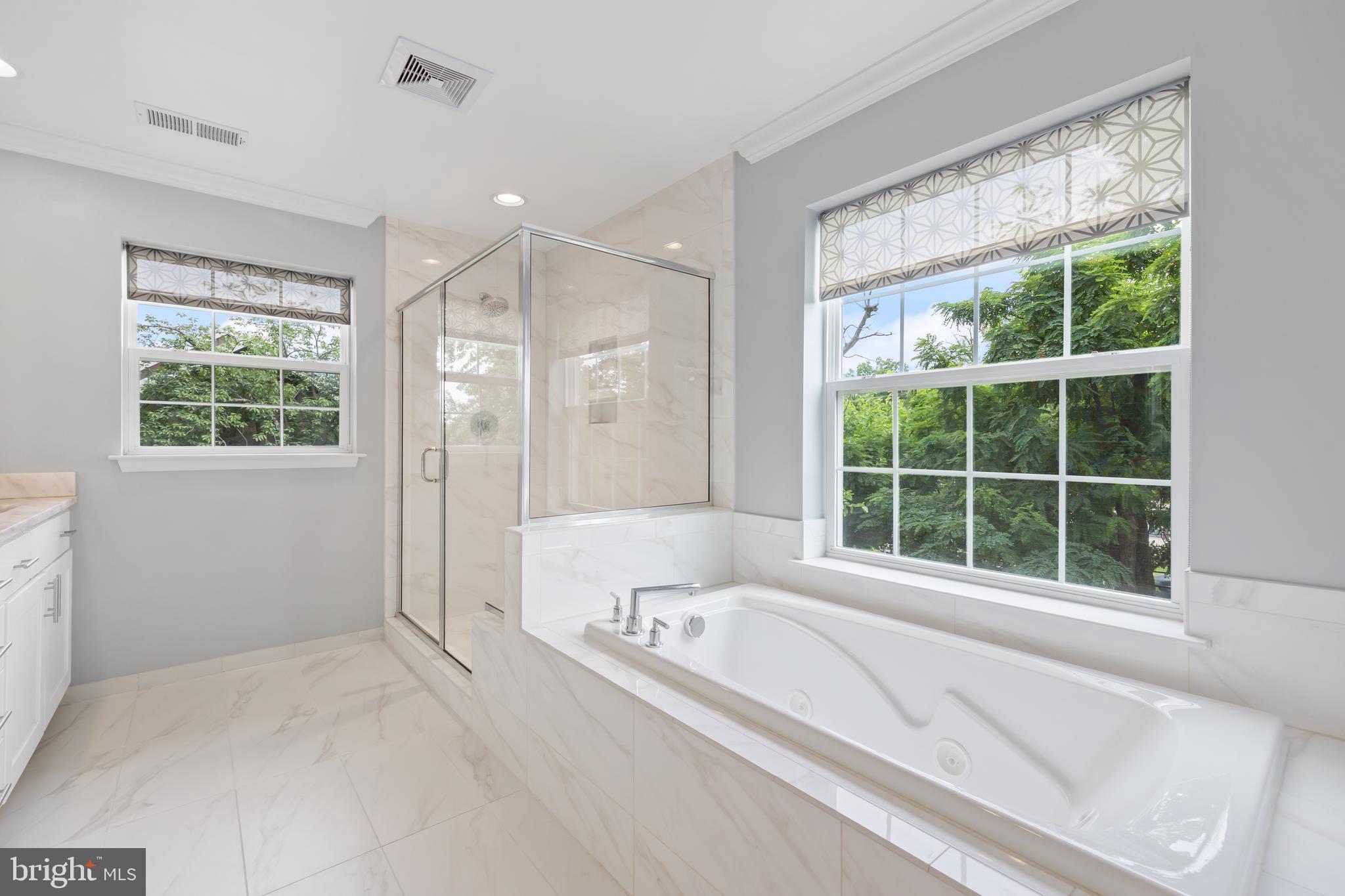 3722 LAWRENCE AVENUE