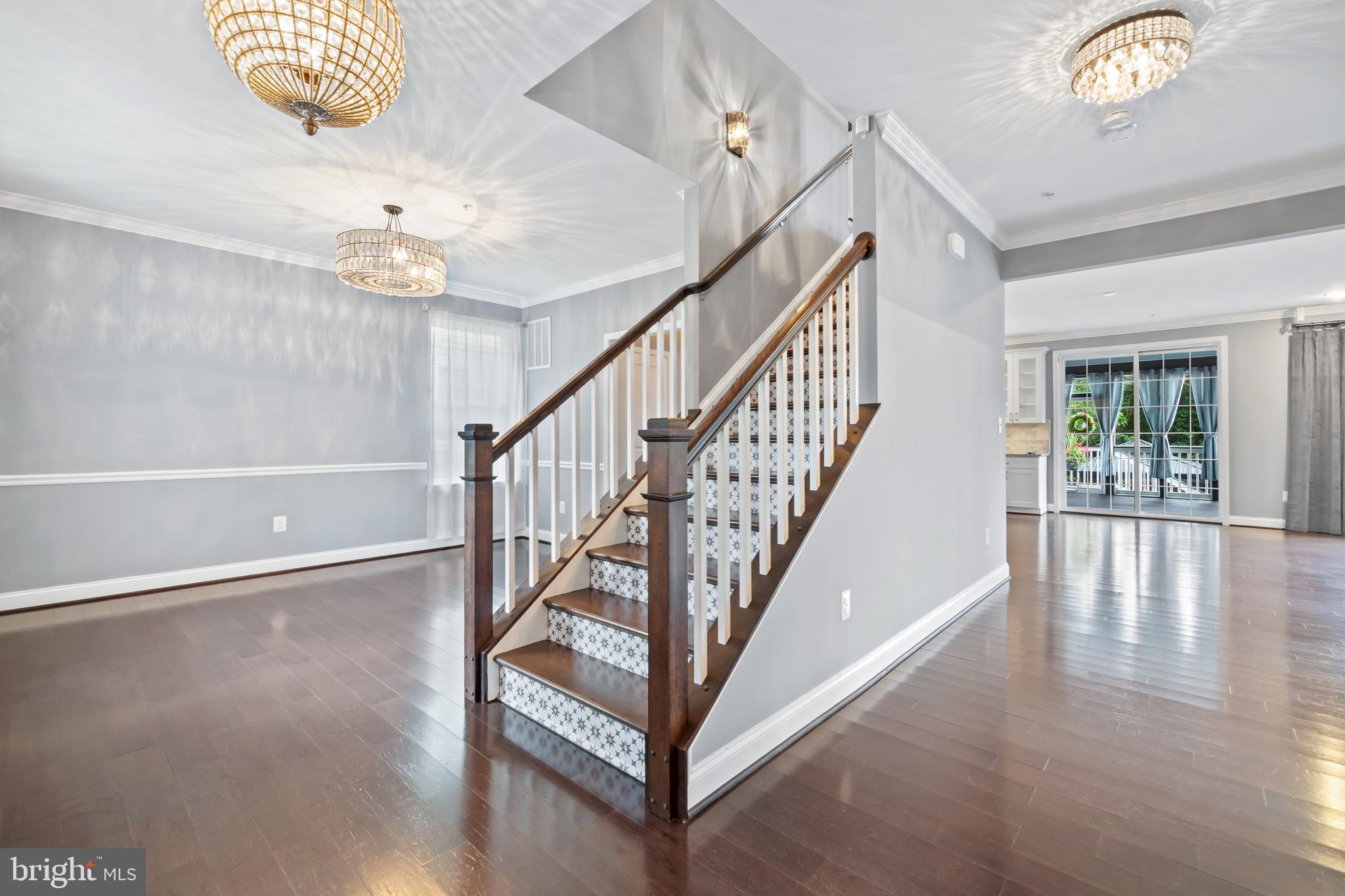 3722 LAWRENCE AVENUE