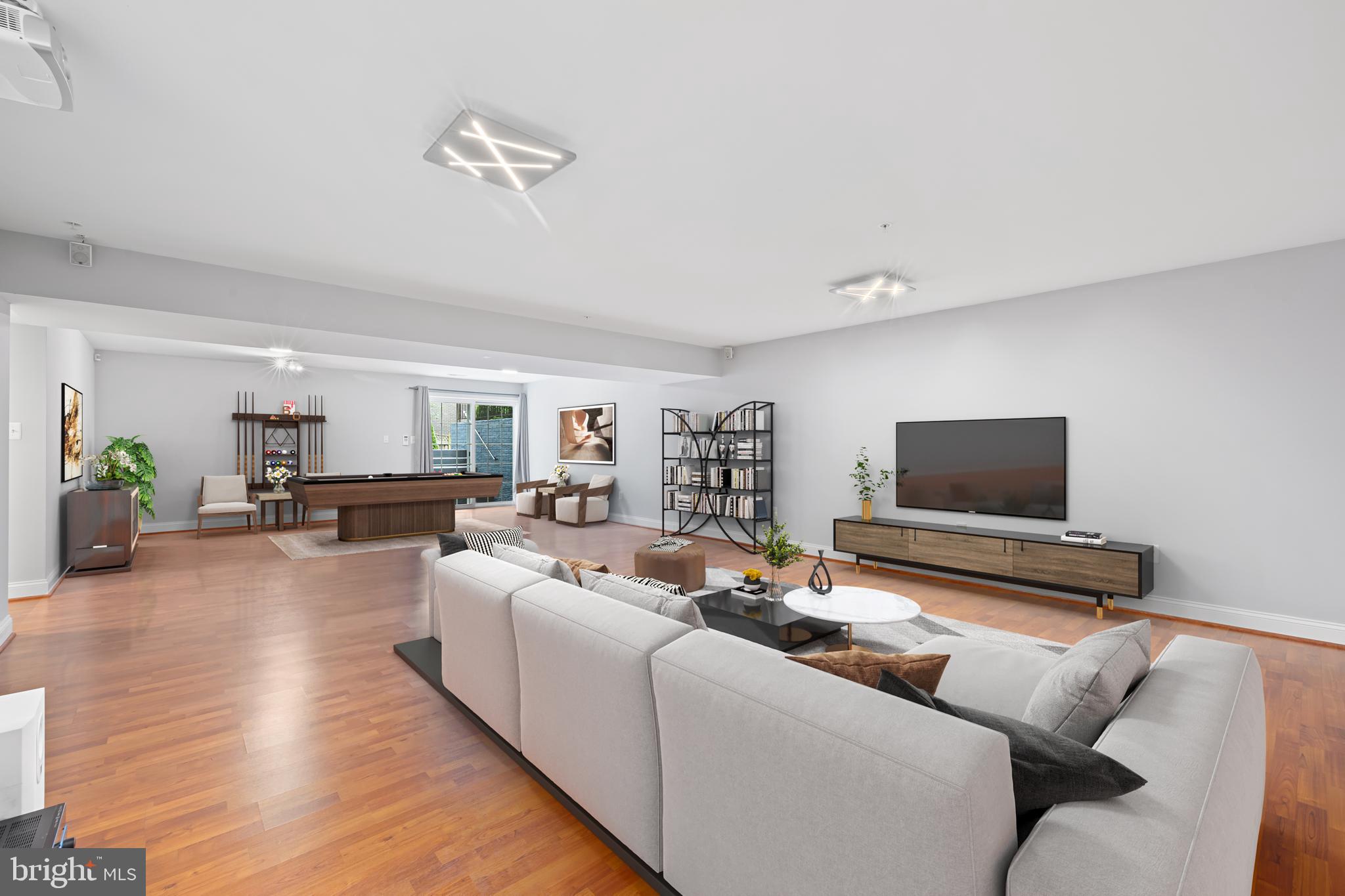 3722 LAWRENCE AVENUE