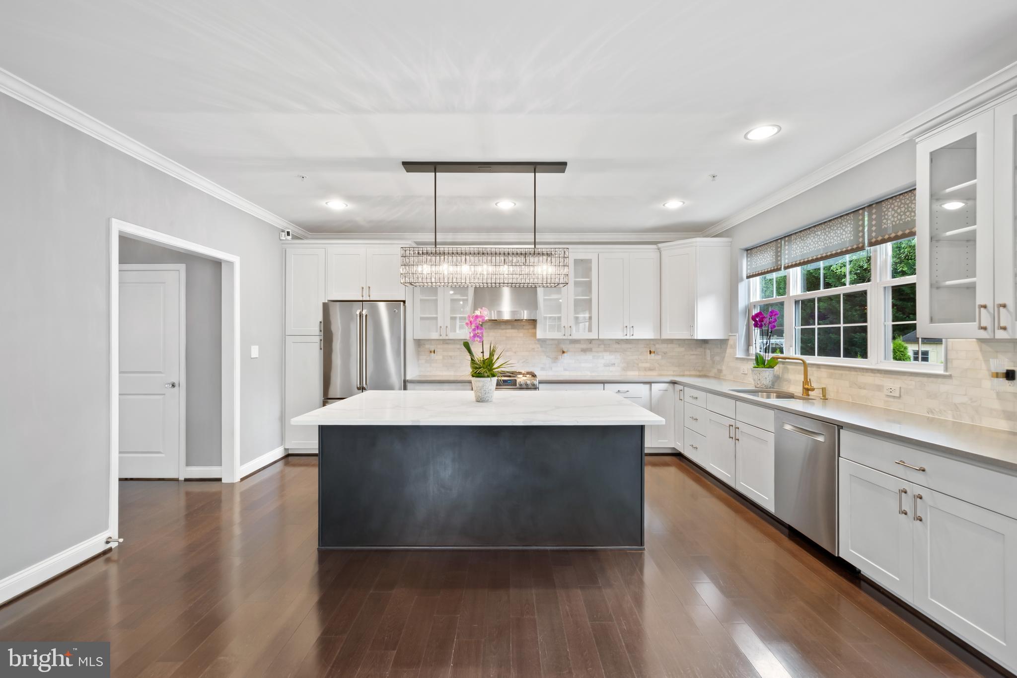 3722 LAWRENCE AVENUE