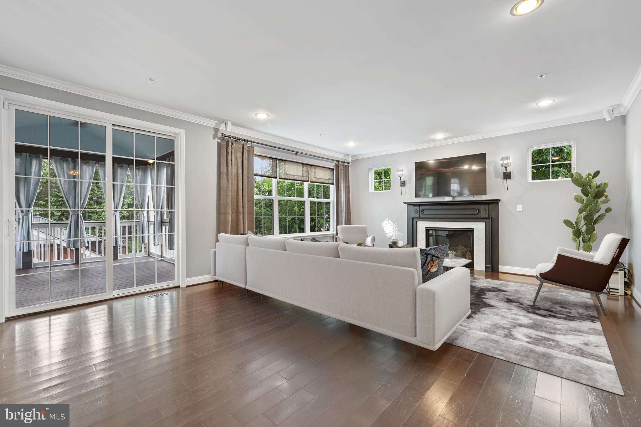 3722 LAWRENCE AVENUE