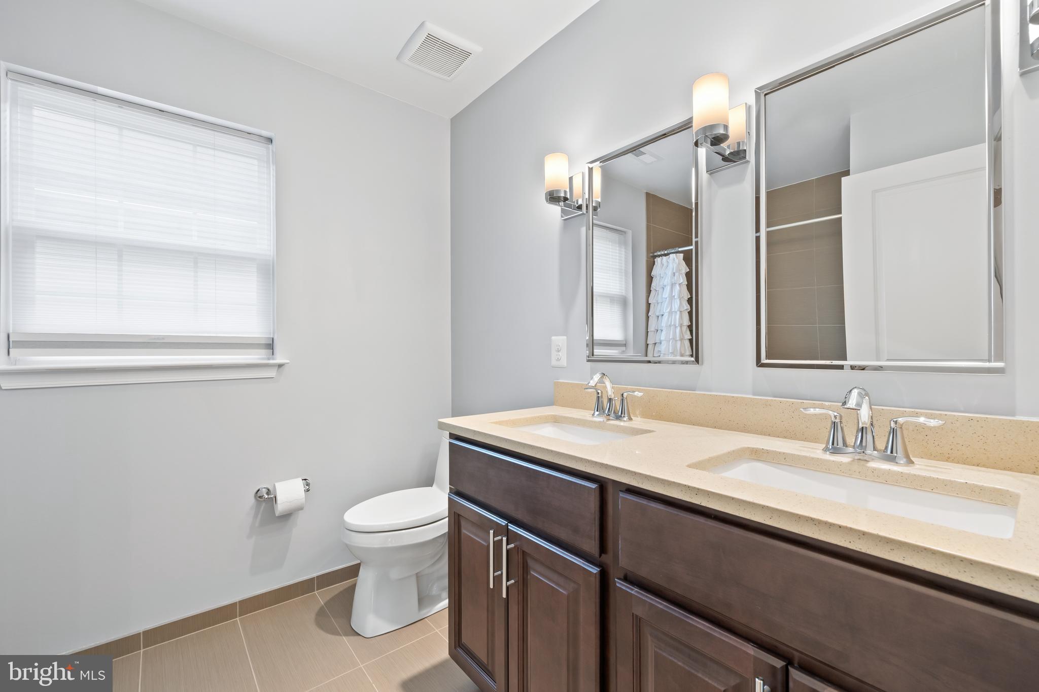 3722 LAWRENCE AVENUE