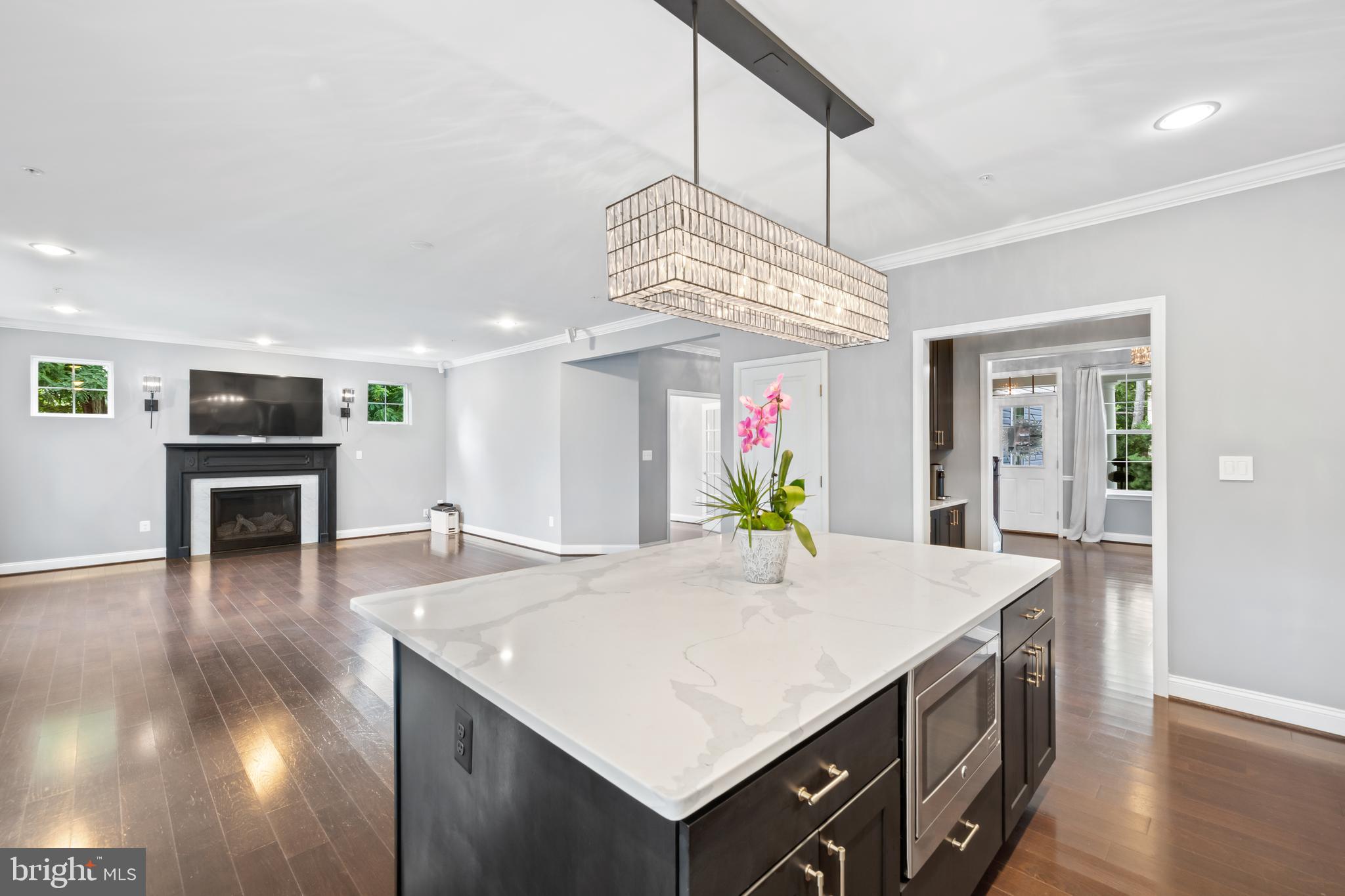 3722 LAWRENCE AVENUE