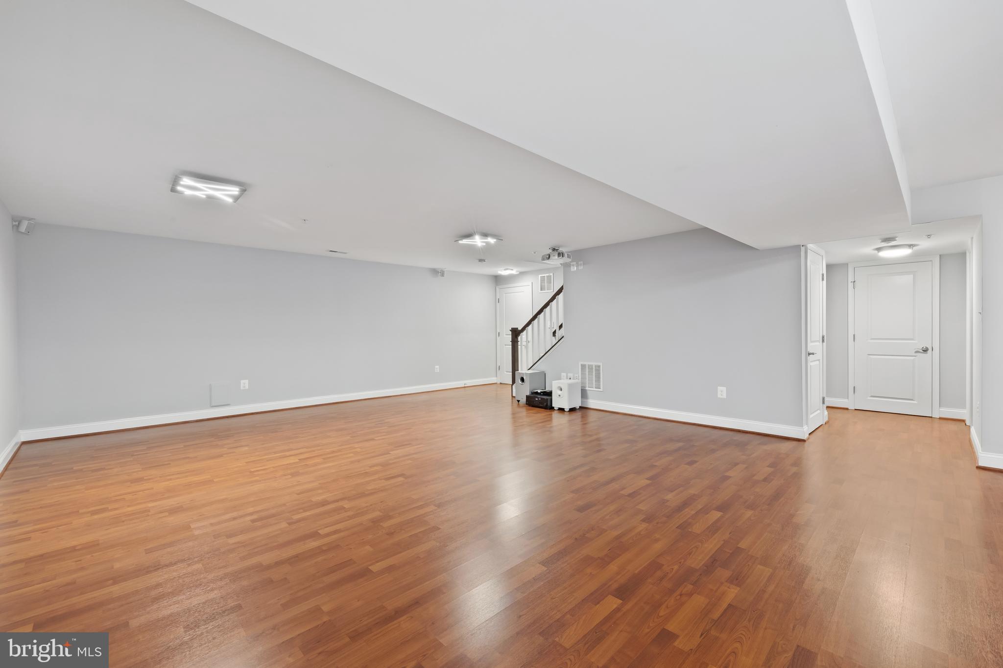 3722 LAWRENCE AVENUE