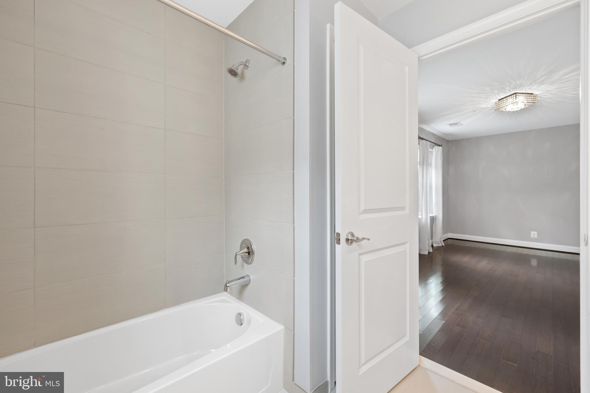 3722 LAWRENCE AVENUE