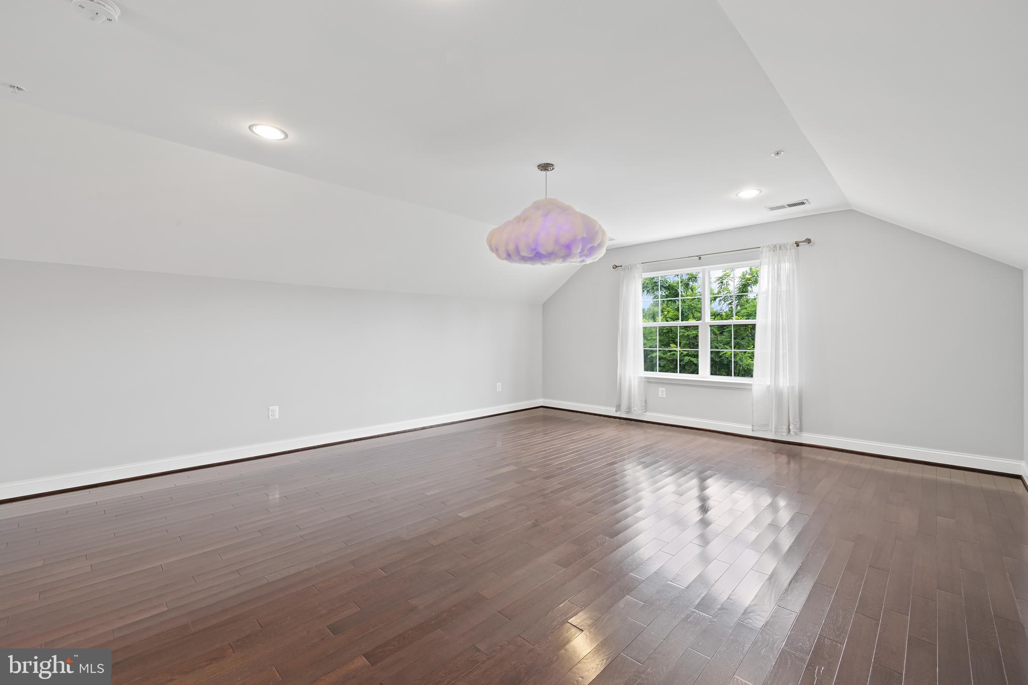 3722 LAWRENCE AVENUE